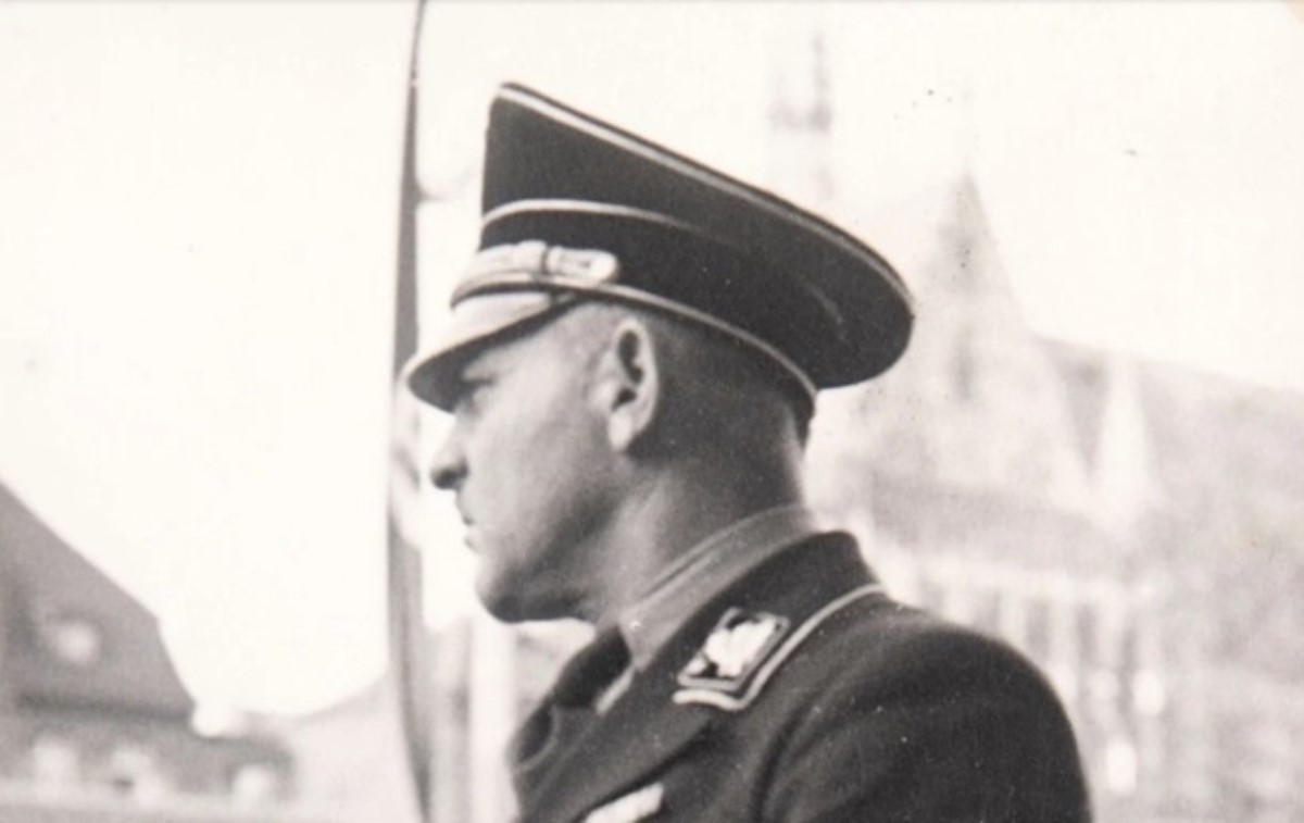 В Сеть выложили неизвестные ранее фото Гитлера