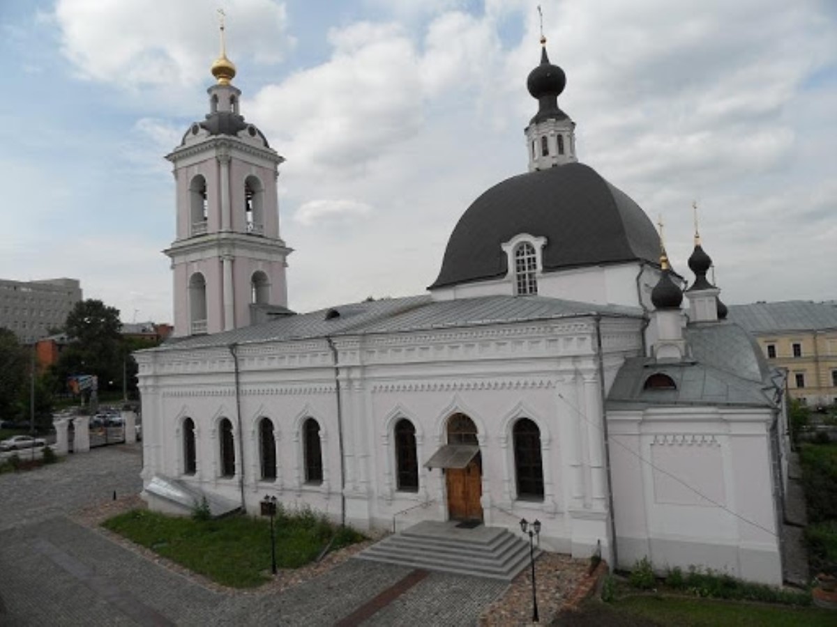 В знаменитом храме в России атаковали прихожан: подробности