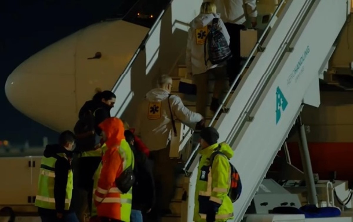 Появилось видео вылета украинского самолета в Ухань