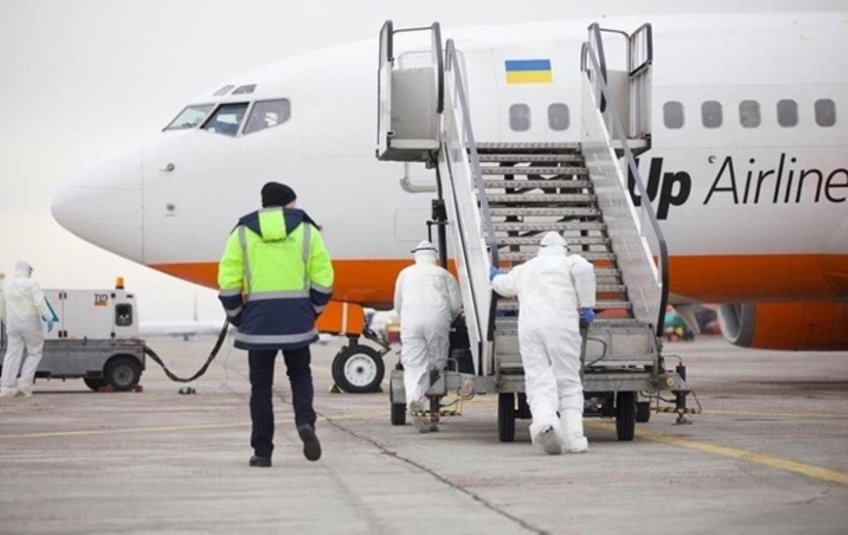 Самолет с эвакуированными из Уханя приземлился в Харькове