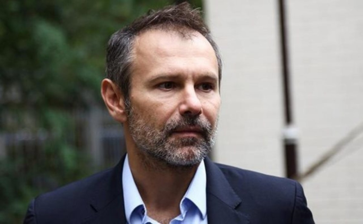 Вакарчуку надоела политика? Ползут слухи, депутат молчит