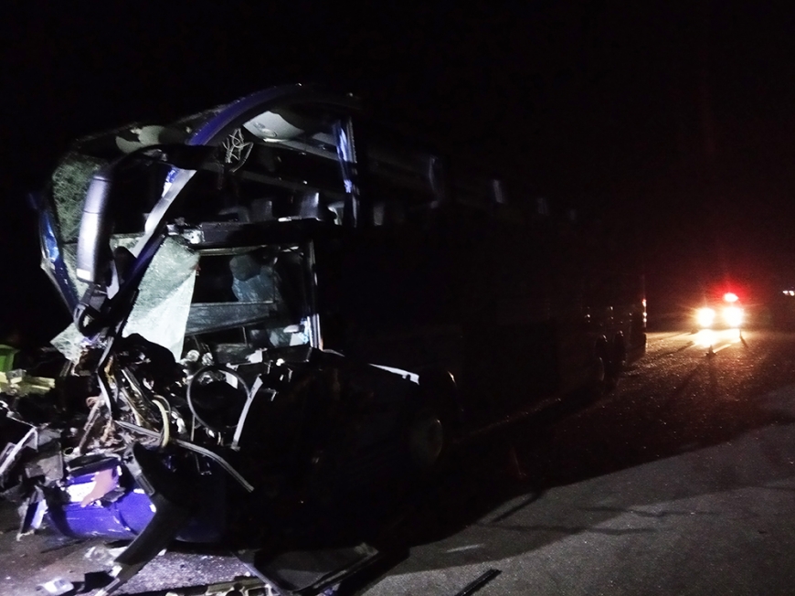 Автобус "Одесса-Киев" столкнулся с грузовиком: много пострадавших