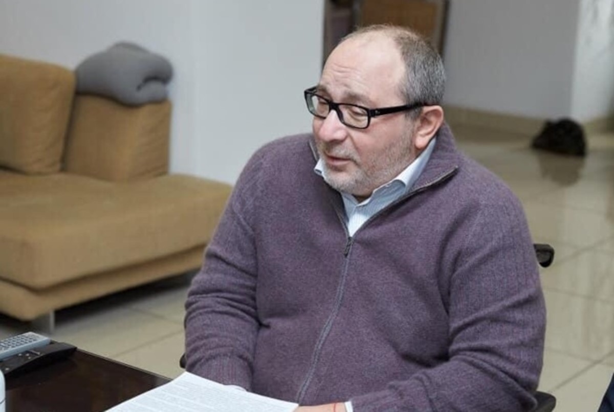 Кернеса заставили отправить на карантин школы и детсады