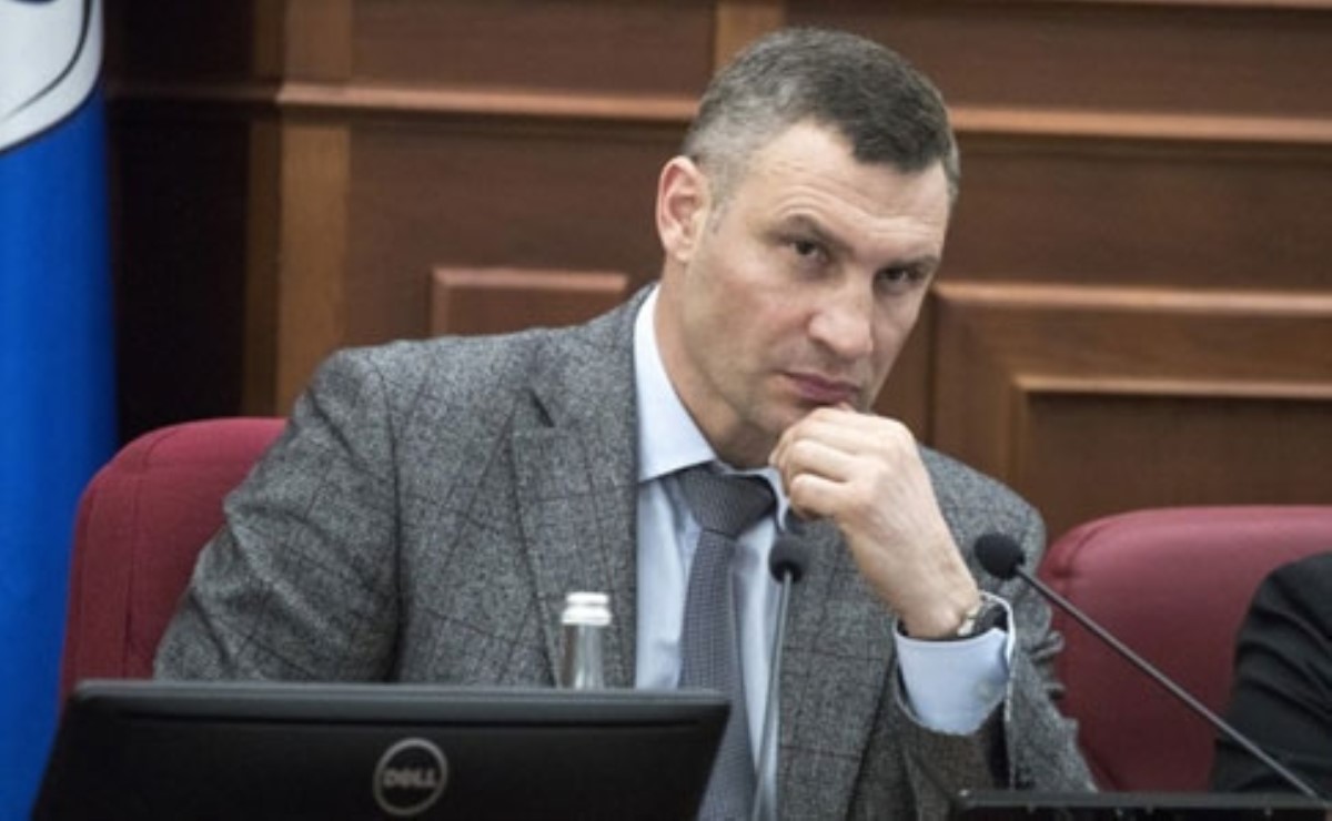 Кличко призвал закрыть авиасообщение с "коронавирусными" странами