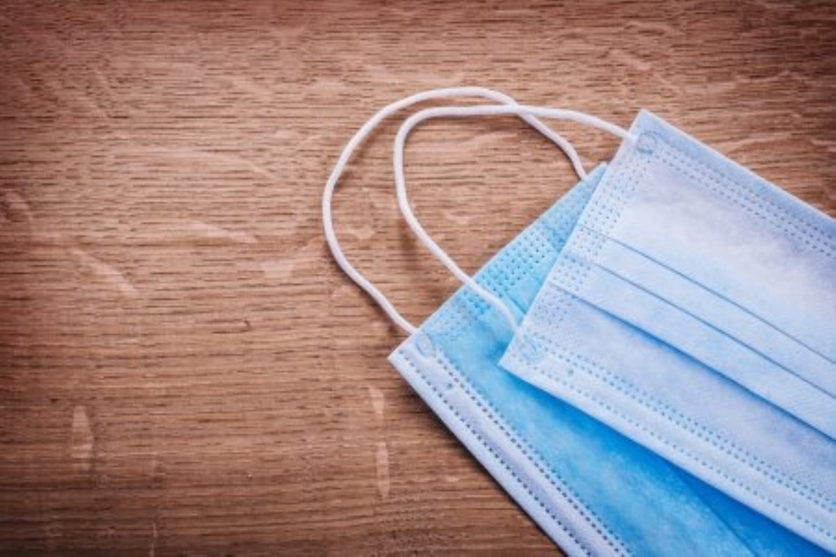 АМКУ проверит цены на медицинские маски
