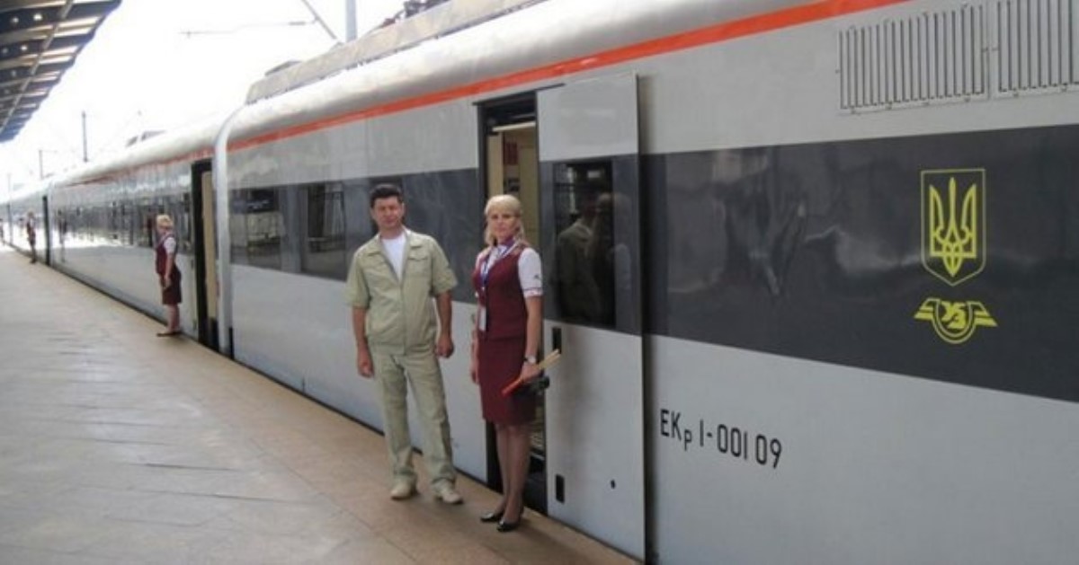 "Укрзализныця" отменяет поезда в Польшу и отказывается вернуть полную стоимость билетов