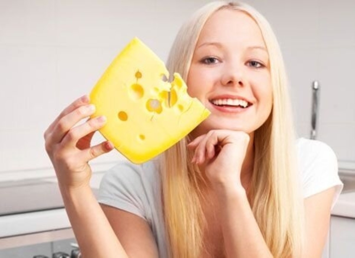Ученые рассказали, что будет, если каждый день есть сыр