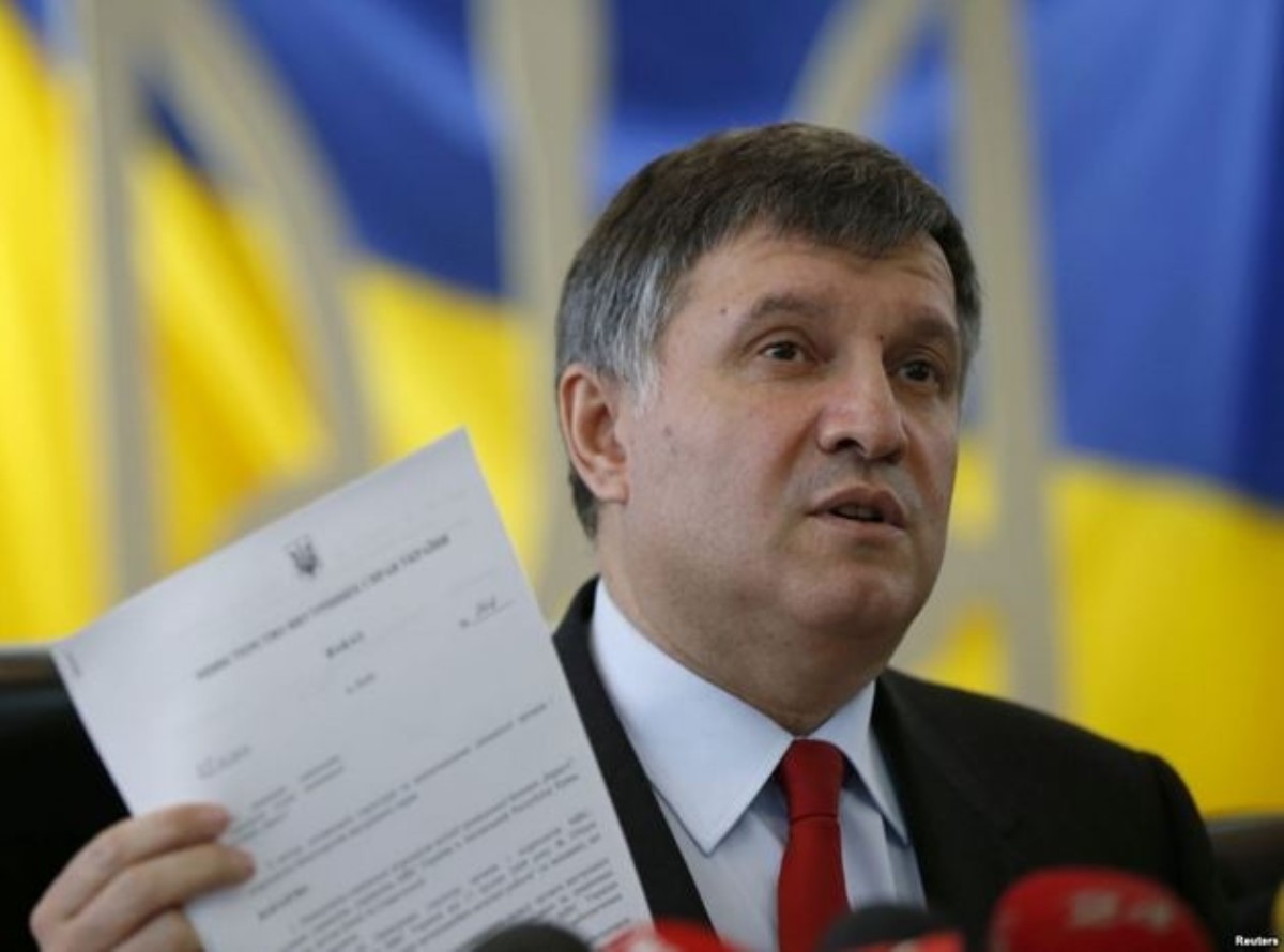 Аваков требует тотального карантина в Украине