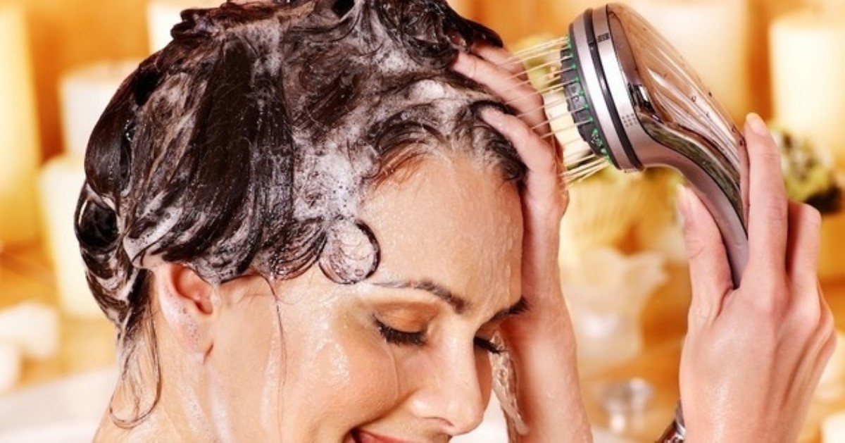 Можно ли спать с мокрыми волосами? Как правильно ухаживать за локонами