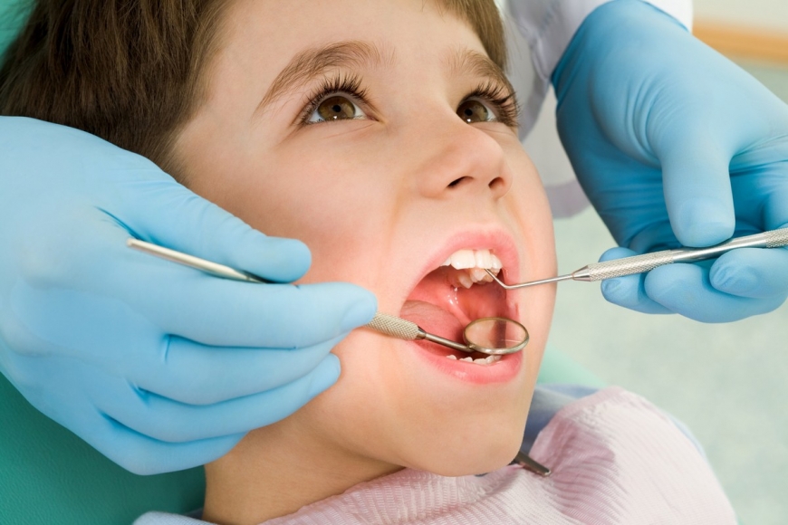 Почему стоматологи советуют сохранять молочные зубы