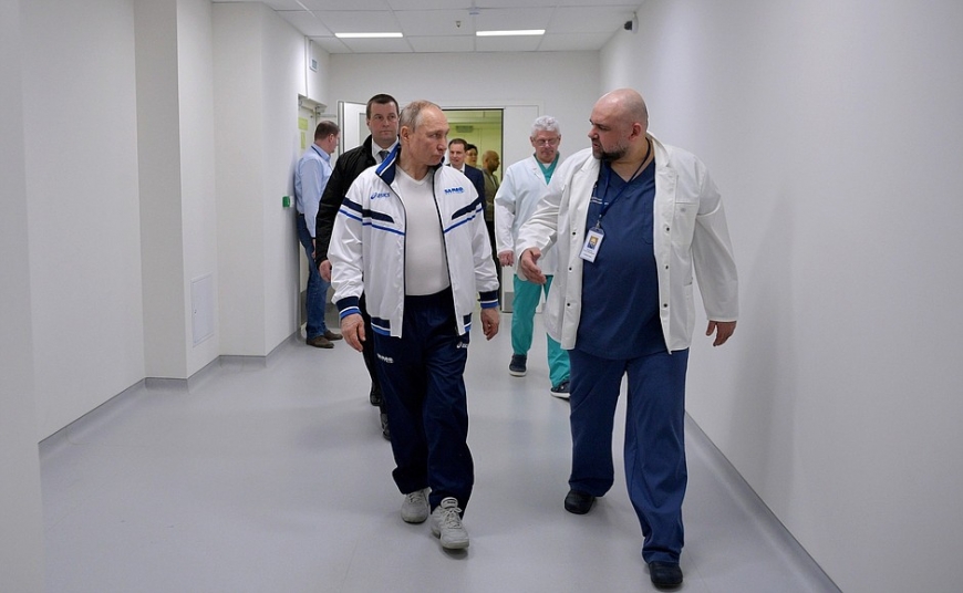 Главрач после рукопожатия с Путиным слег с коронавирусом