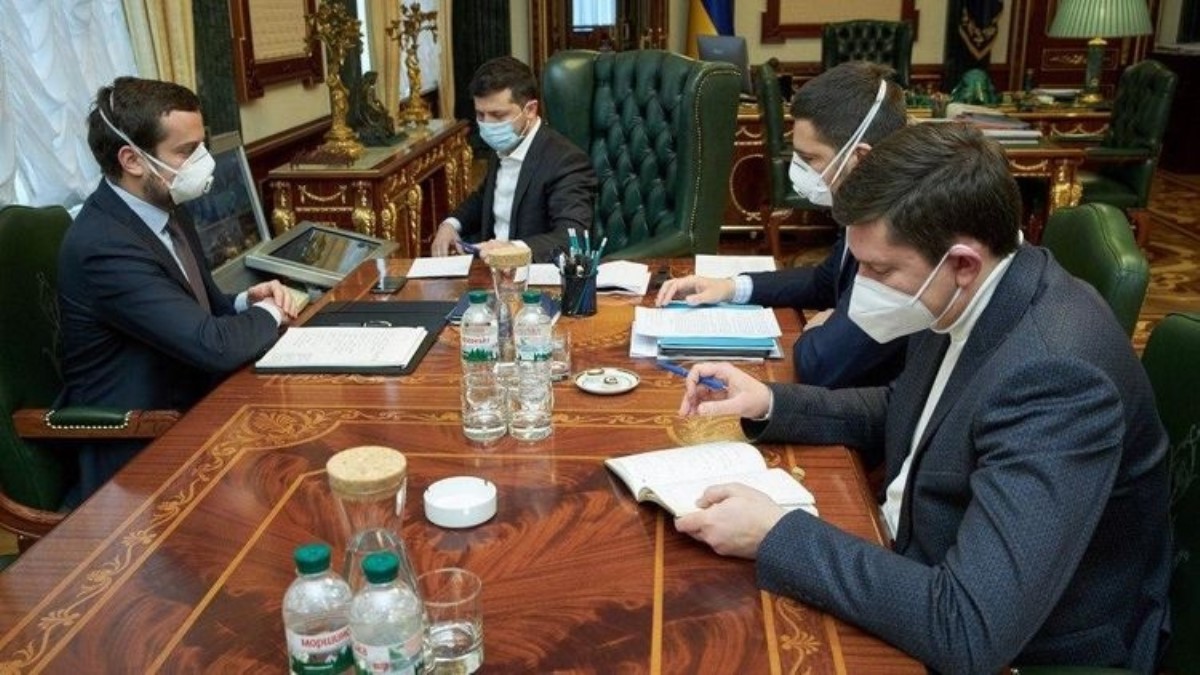 Зеленский подписал закон о борьбе c последствиями коронавируса