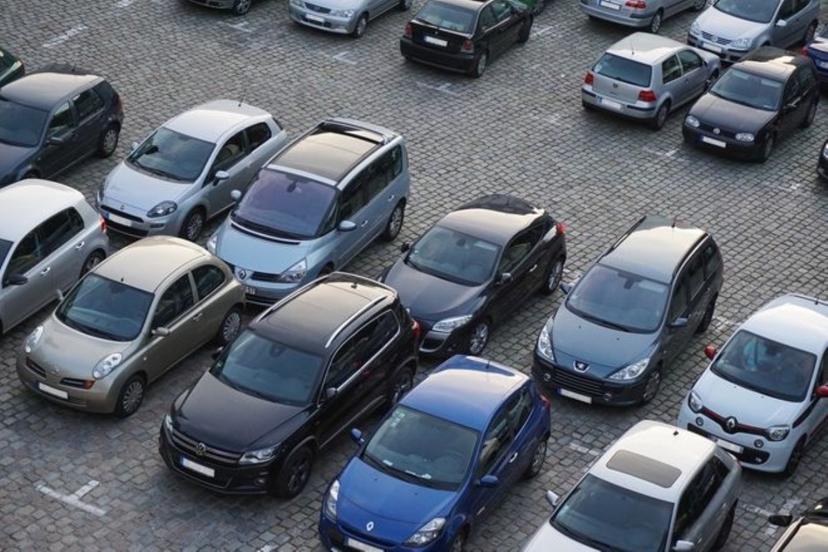 Продажи новых авто в Украине резко рухнули
