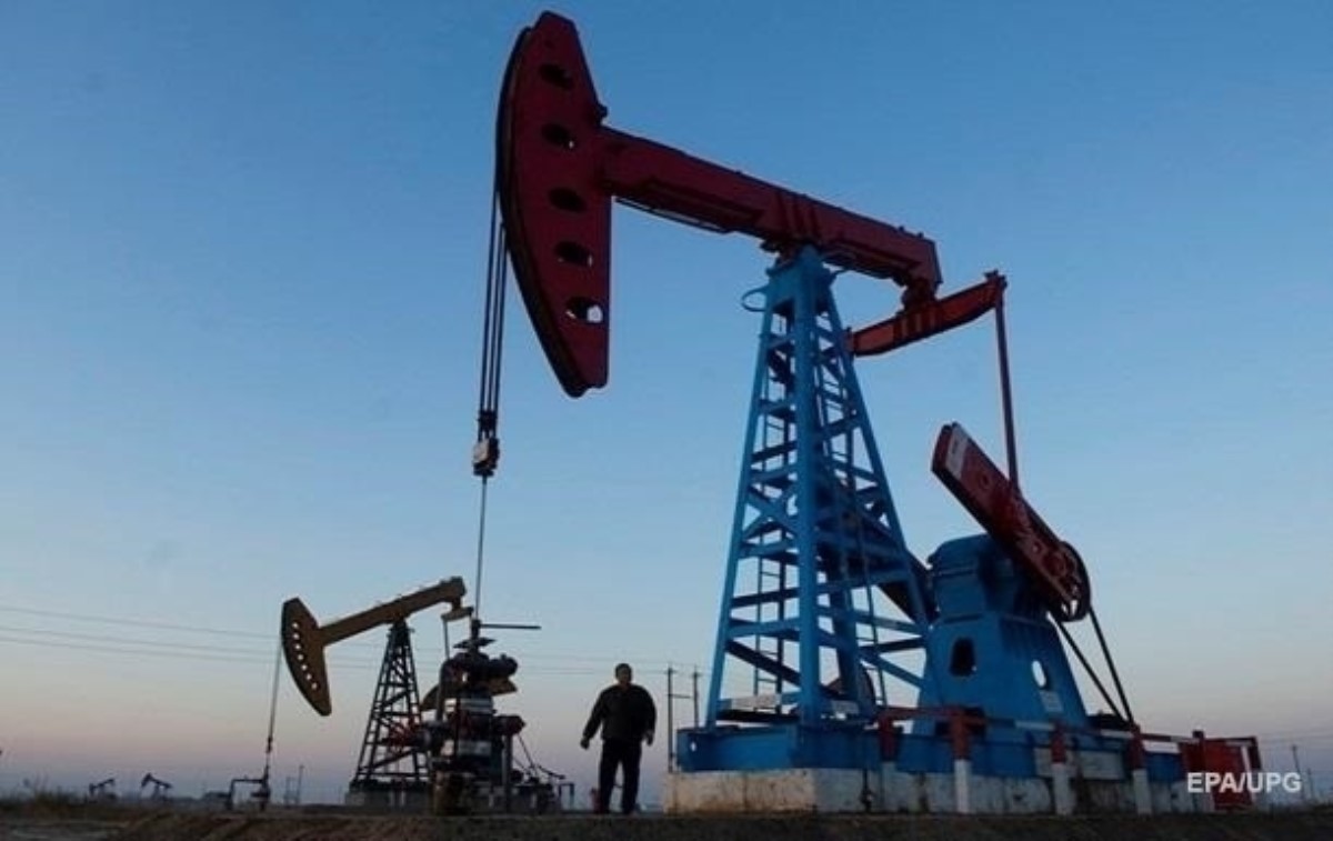 Цены на нефть рухнули: как изменится стоимость бензина в Украине