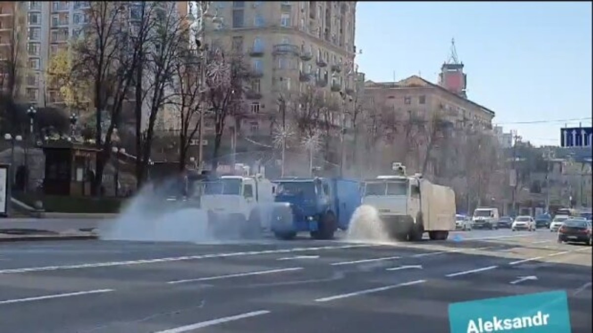 Спецтехнику ввели в центр Киева, подтянули нацгвардию: что происходит