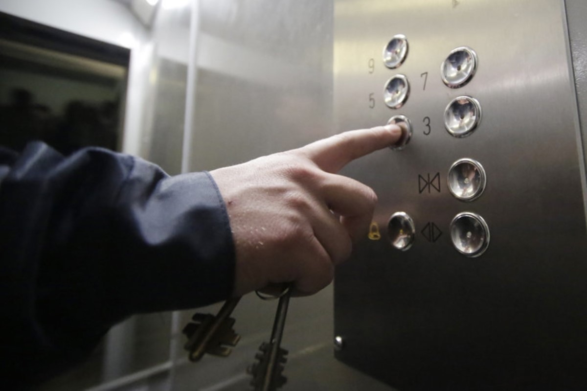 Лифты в Киеве во время карантина: будут ли отключать "транспорт"
