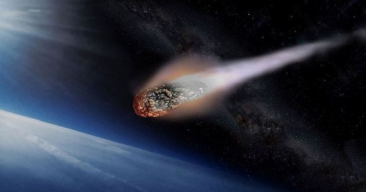 К Солнцу подлетает "ядовитая" комета: когда и где можно будет увидеть