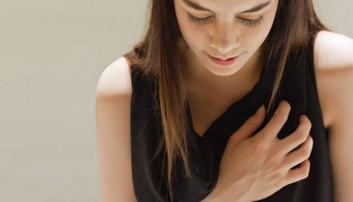 Инфаркт у женщин проявляется иначе: 5 характерных симптомов