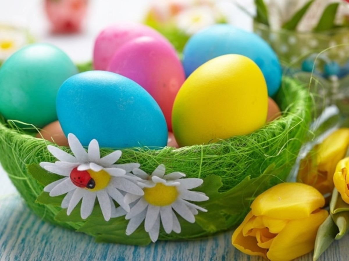 Как покрасить яйца на Пасху: названы лучшие способы