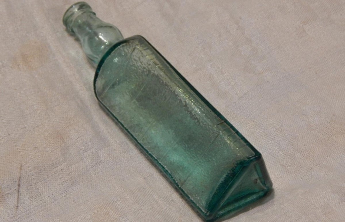 Зачем в СССР делали треугольные стеклянные бутылки