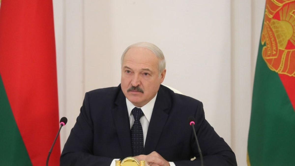 Лукашенко пожаловался на " собак", критикующих его из-за коронавируса