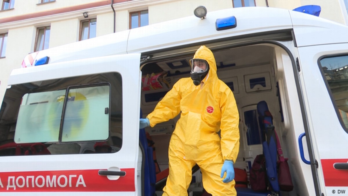 Ученые высчитали, когда в Украине будут пики заражения и смертности от коронавируса