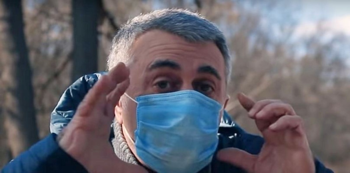 Комаровский объяснил, как правильно стирать медицинские маски