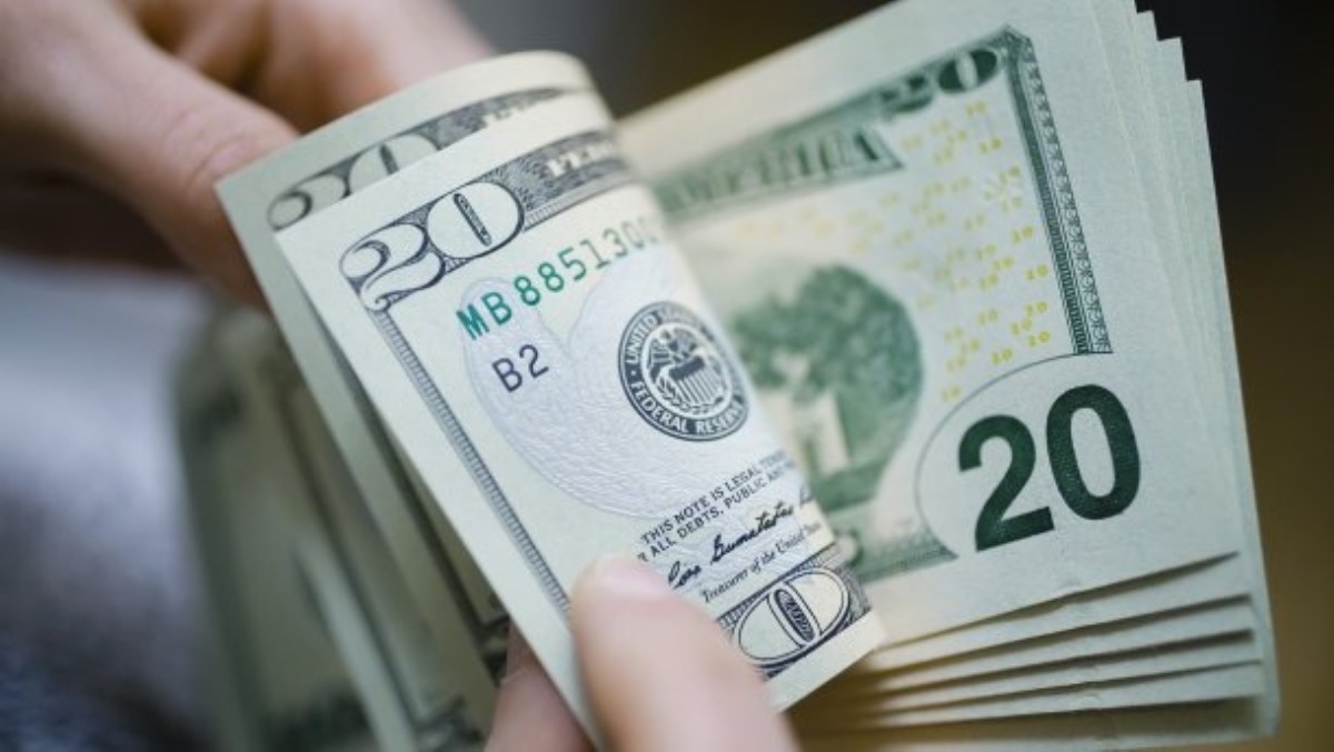 Аналитик объяснил, почему в Украине упал курс доллара