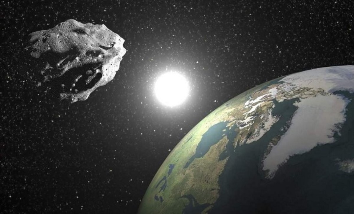 Астероид, который мчится к Земле, можно будет увидеть в бинокль