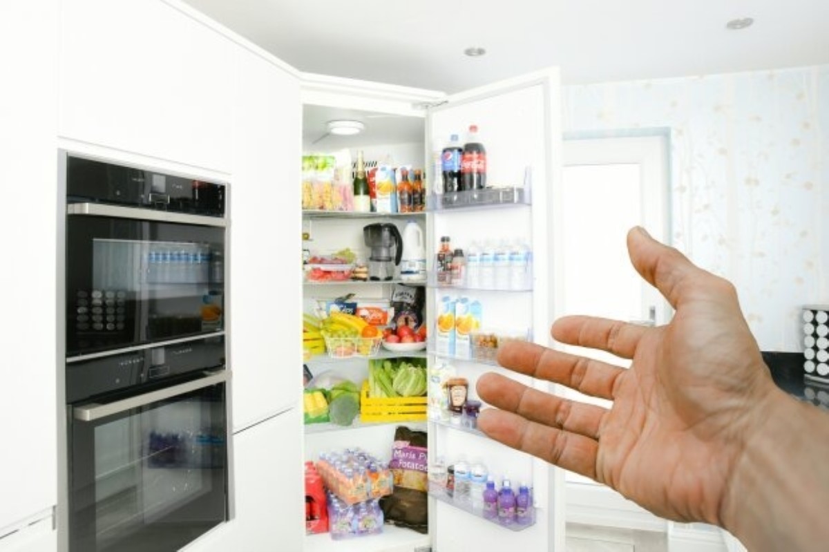 Названы продукты, которые быстро теряют вкус и портятся в холодильнике