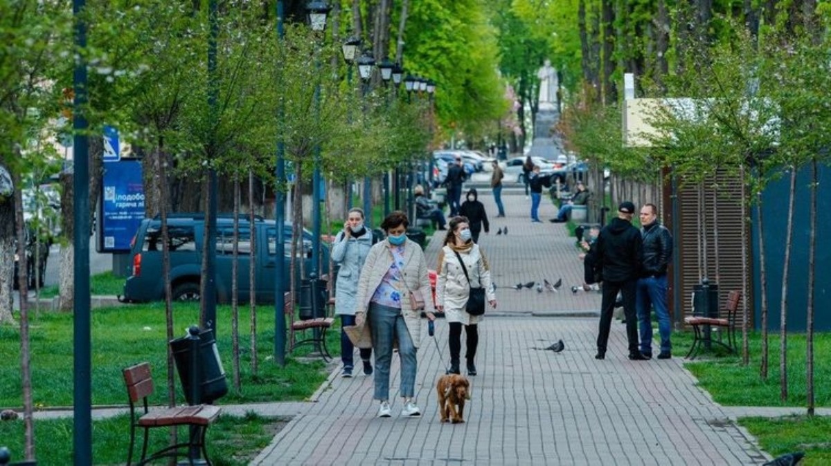 Большинство украинцев на майские праздники останутся дома - опрос