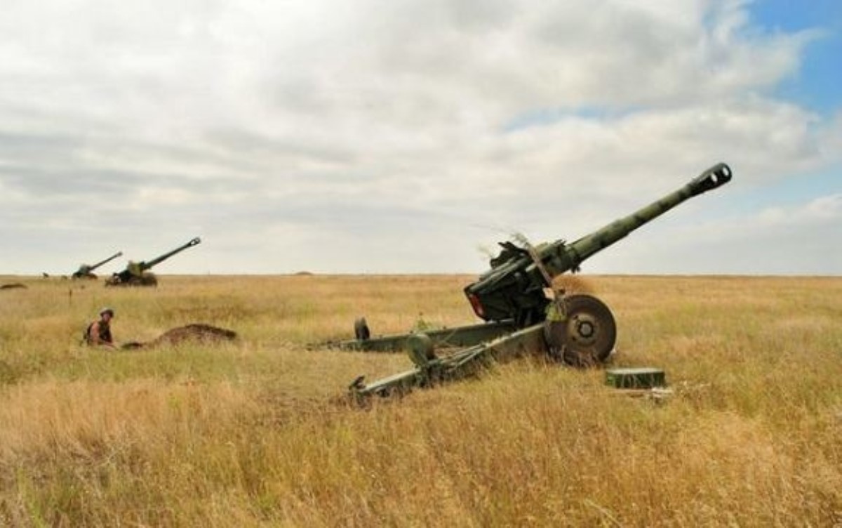 100 тонн боеприпасов, БТРы и артиллерия: в двух областях обнаружен ничейный арсенал оружия