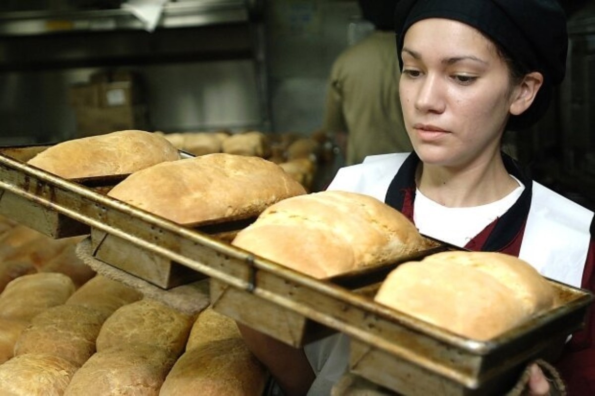 Почему нельзя есть горячий хлеб – отвечают медики