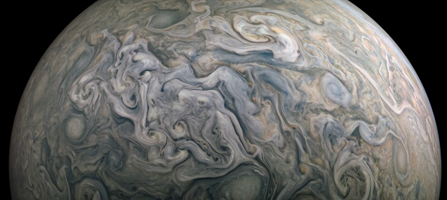 Жуткий хаос Юпитера показали на детализированном ФОТО