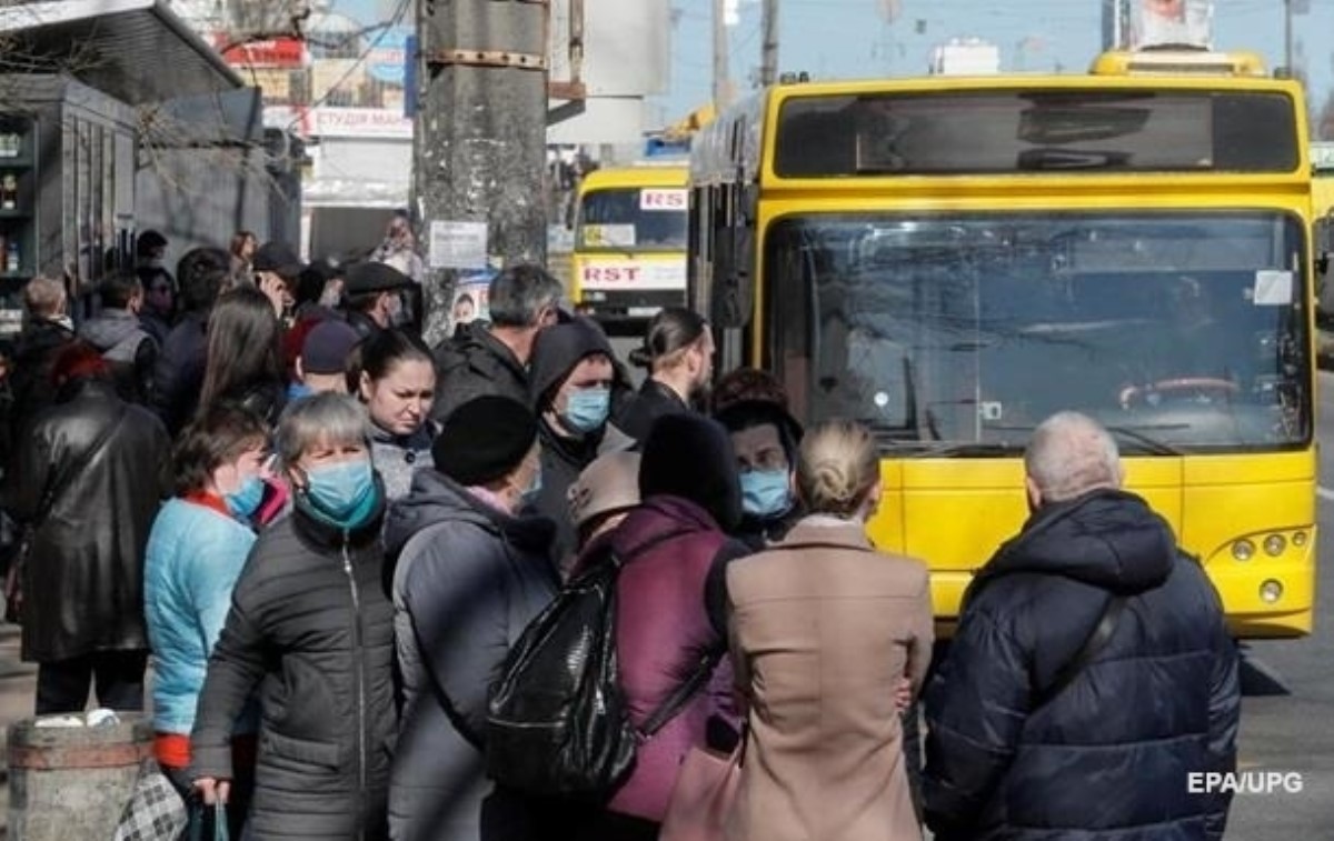 Украинцы еще долго не увидят возобновление работы транспорта