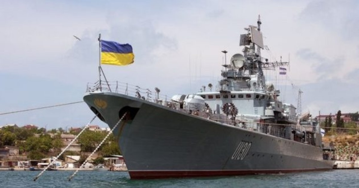 Россияне сняли флаг: в Черном море обнаружен танкер РФ
