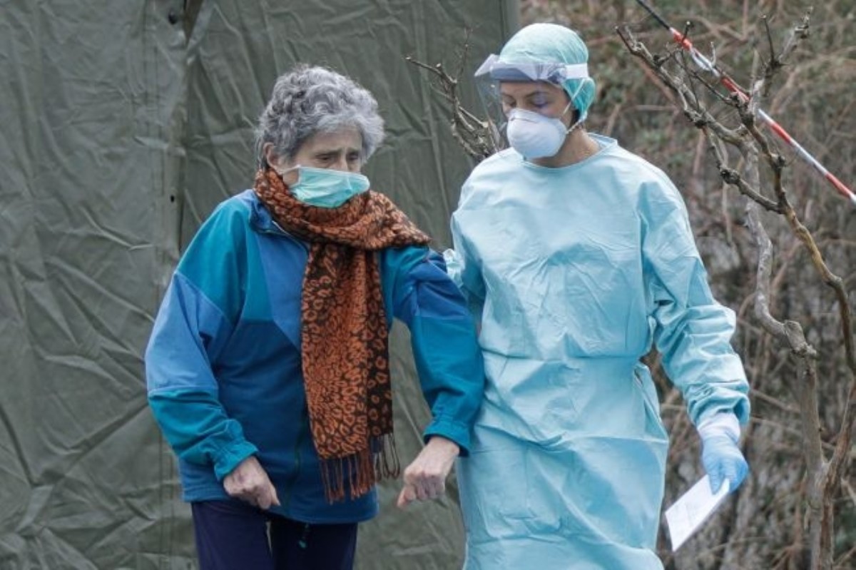 Рассадники коронавируса в Украине: кто находится под ударом