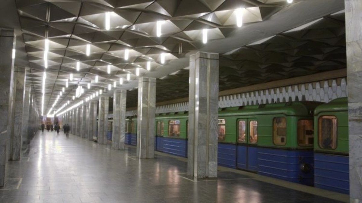 Шмыгаль уточнил, когда в Украине откроют метро
