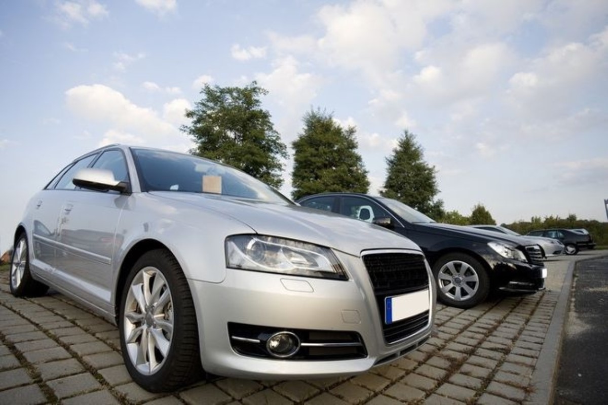 Как за границей можно купить автомобиль по цене "металлолома" в Украине