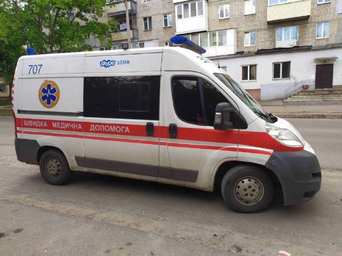 В Харькове пьяный неадекват напал на карету "скорой"