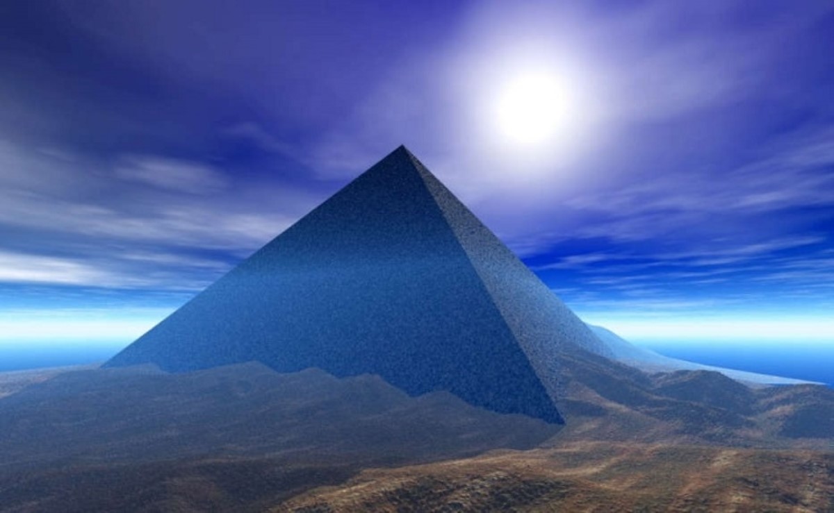 В России нашли колоссальную пирамиду: фотофакт