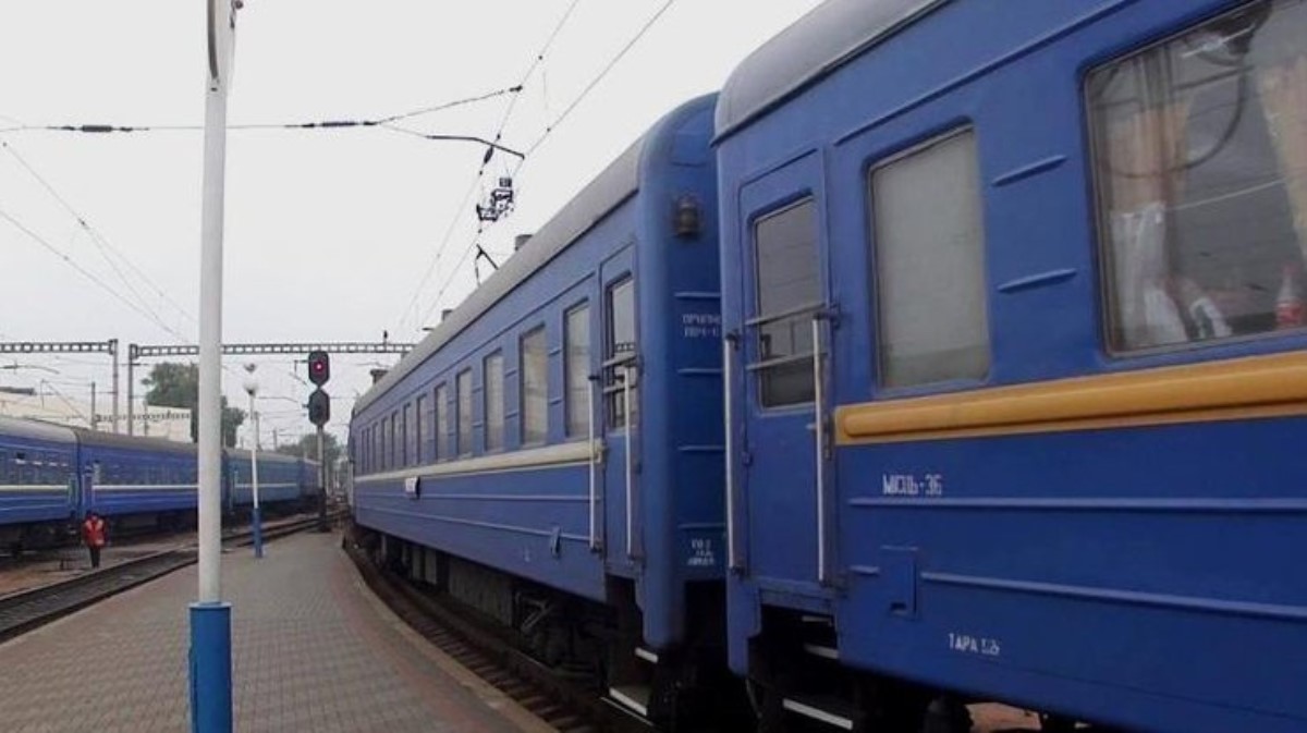 "Укрзалізниця" возобновила продажу билетов по Украине