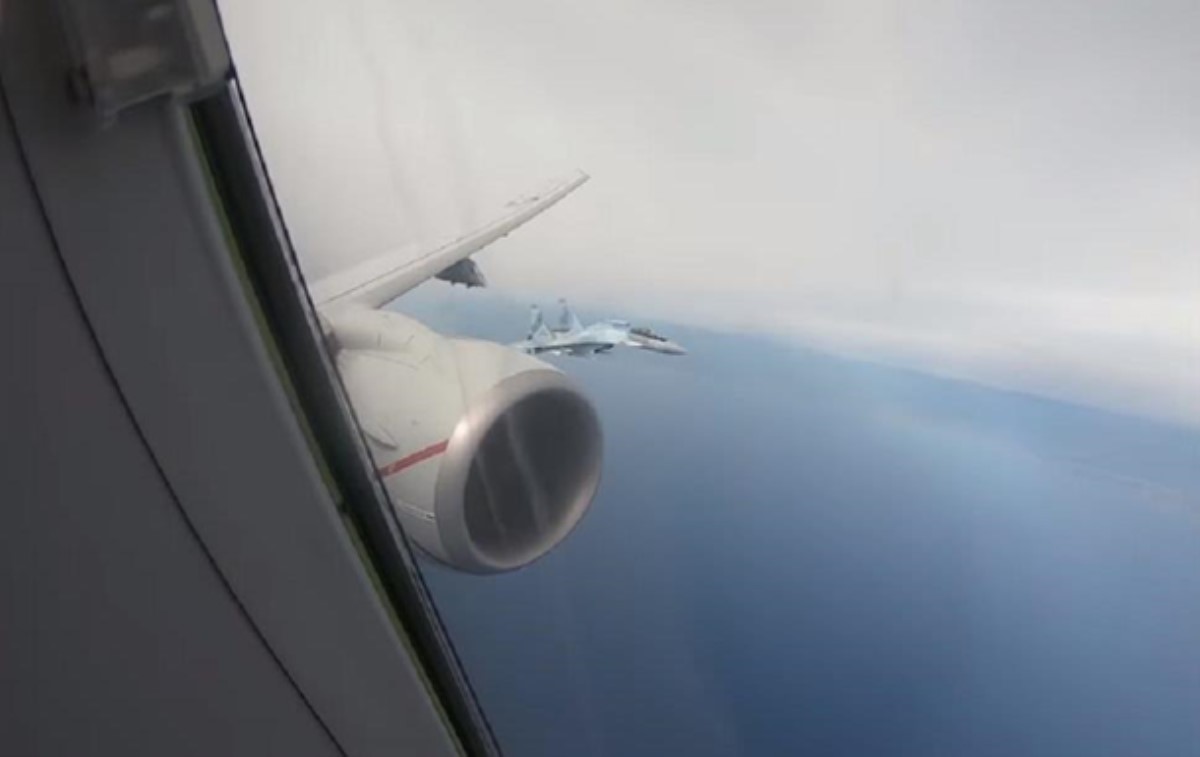 Перехват самолета США российскими Су-35 попал на видео