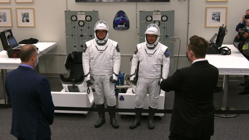 SpaceX отправляет астронавтов на орбиту Земли: трансляция исторического запуска