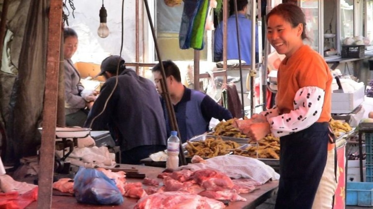 Рыбный рынок в Ухане не был источником коронавируса - ученые