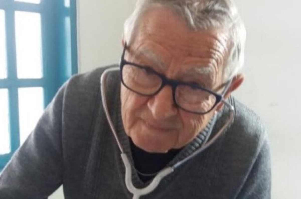 92-летний педиатр бесплатно помогает нуждающимся детям