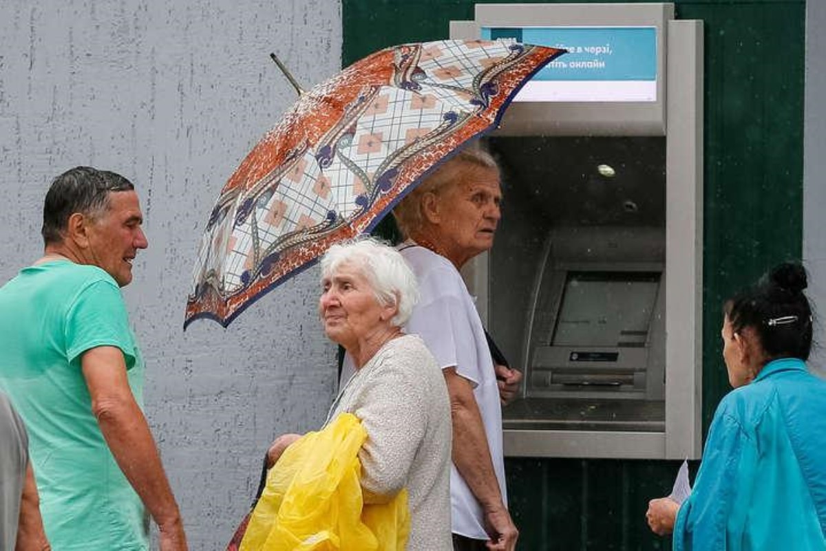 Украинцам обещают три пенсии вместо одной