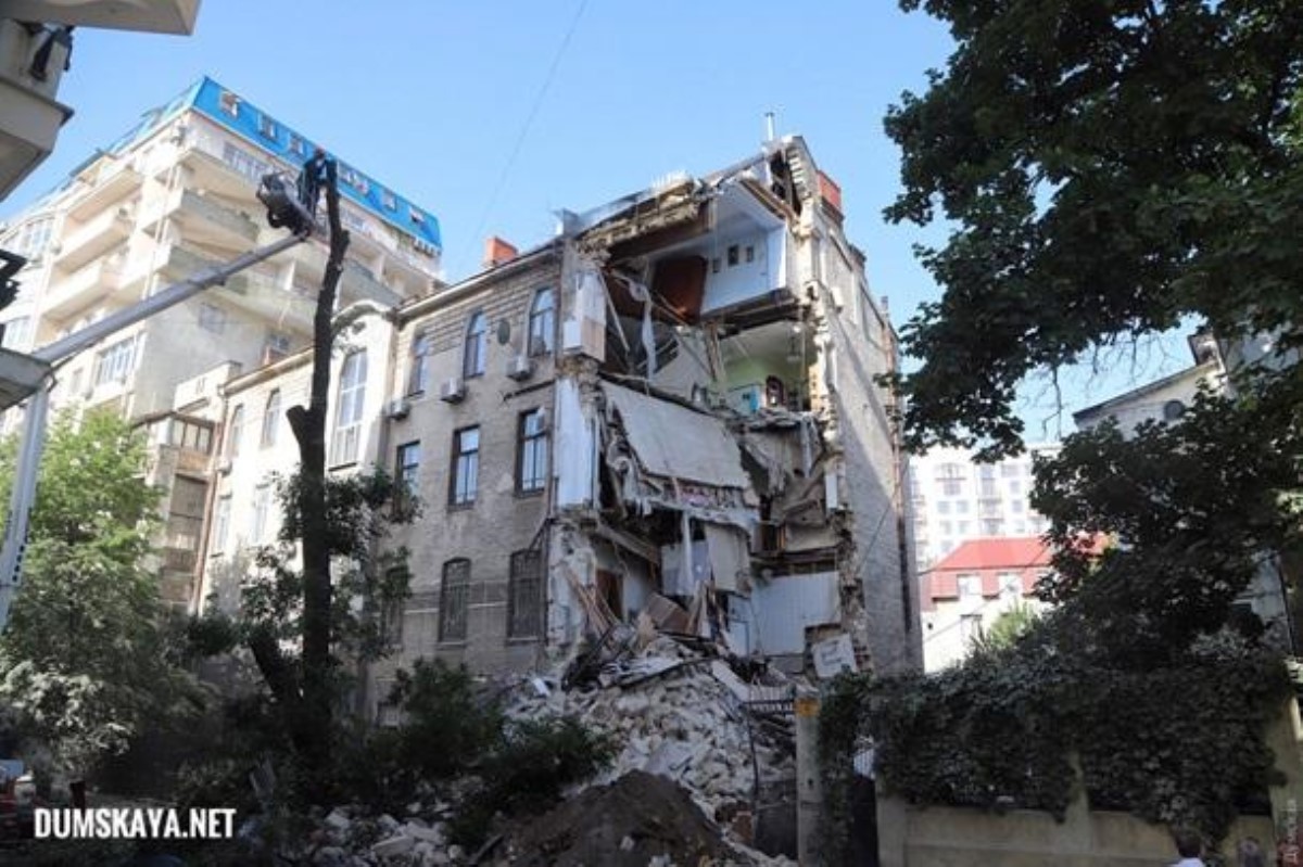 В Одессе обрушился жилой дом. Фото