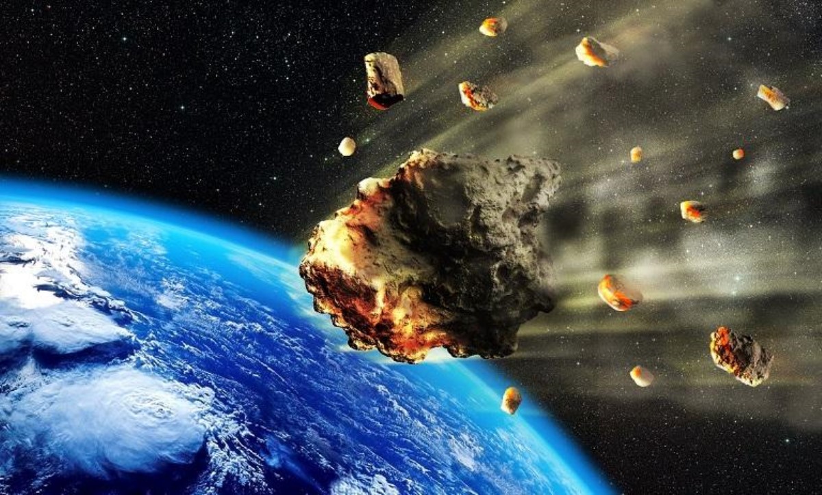 Пять огромных астероидов несутся к Земле: названы даты столкновения