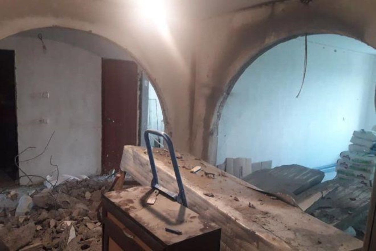 Снос несущих стен: в Киеве из-за ремонта может обвалиться дом